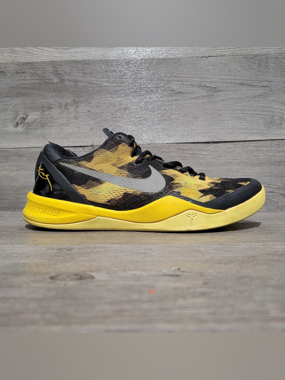 OG Nike Kobe 8 System Men's Size 9.5 Sulfur Electric Black Yellow 555035-001